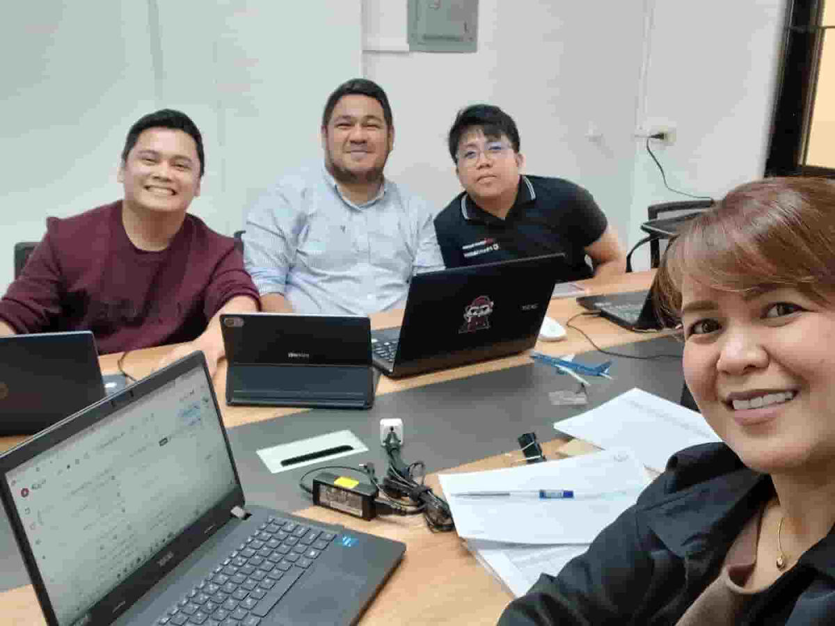 Waypoint Cadets and Instructors Collaborative Flight Planning